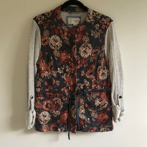 Casual and cute sweater jacket.